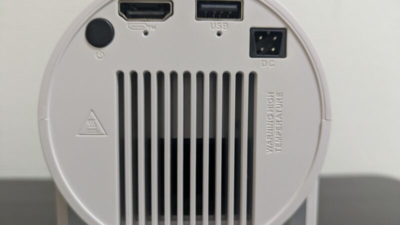 SwitchやPS4を接続できるPhiloentプロジェクター背面のHDMI端子